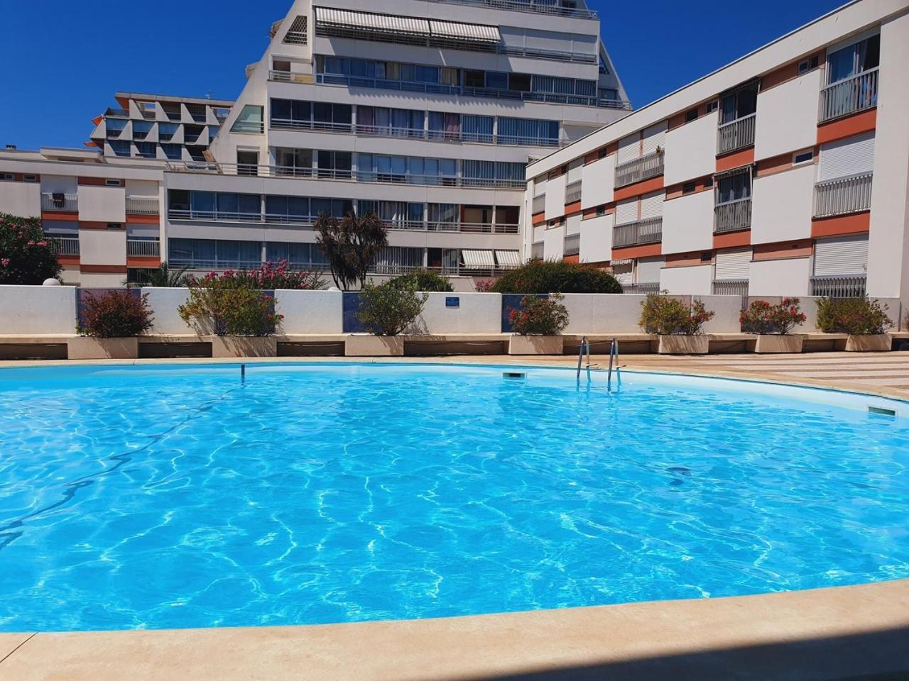 Elegante Club Centre-ville Wifi Piscine - Rossiconciergerie - Linge Inclus Apartment